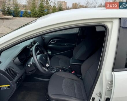 Белый Киа Рио, объемом двигателя 1.6 л и пробегом 162 тыс. км за 11000 $, фото 18 на Automoto.ua