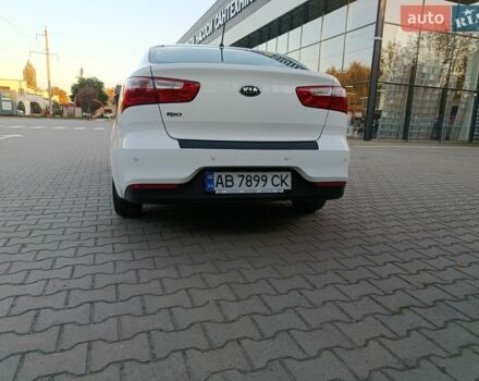 Білий Кіа Ріо, об'ємом двигуна 1.4 л та пробігом 49 тис. км за 10600 $, фото 12 на Automoto.ua