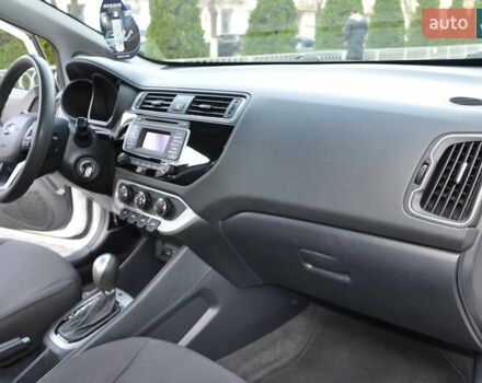 Белый Киа Рио, объемом двигателя 1.6 л и пробегом 117 тыс. км за 9800 $, фото 14 на Automoto.ua