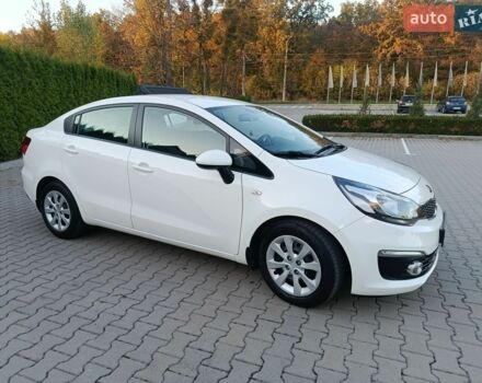Білий Кіа Ріо, об'ємом двигуна 1.4 л та пробігом 49 тис. км за 10600 $, фото 10 на Automoto.ua