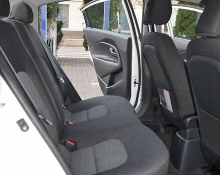 Белый Киа Рио, объемом двигателя 1.6 л и пробегом 117 тыс. км за 9800 $, фото 13 на Automoto.ua