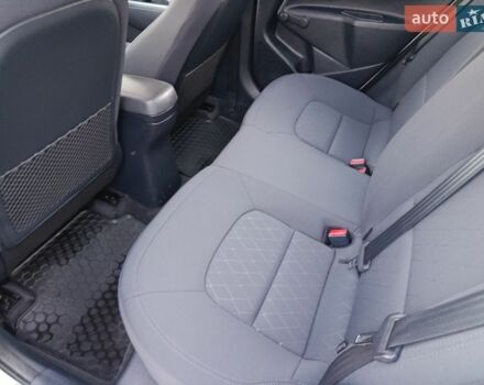 Білий Кіа Ріо, об'ємом двигуна 1.4 л та пробігом 49 тис. км за 10600 $, фото 39 на Automoto.ua