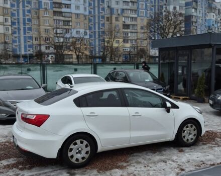 Білий Кіа Ріо, об'ємом двигуна 1.4 л та пробігом 182 тис. км за 9999 $, фото 3 на Automoto.ua