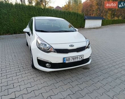 Білий Кіа Ріо, об'ємом двигуна 1.4 л та пробігом 49 тис. км за 10600 $, фото 6 на Automoto.ua