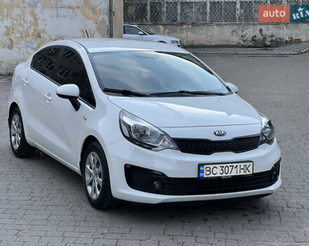 Белый Киа Рио, объемом двигателя 1.4 л и пробегом 101 тыс. км за 13500 $, фото 2 на Automoto.ua