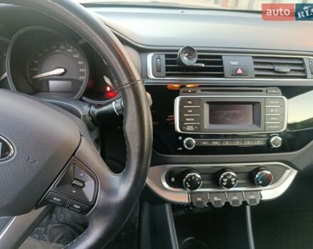 Білий Кіа Ріо, об'ємом двигуна 1.4 л та пробігом 49 тис. км за 10600 $, фото 35 на Automoto.ua