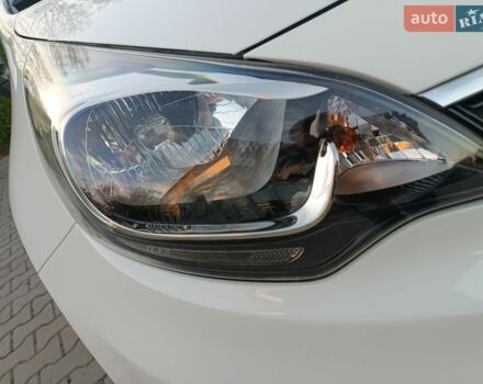 Білий Кіа Ріо, об'ємом двигуна 1.4 л та пробігом 49 тис. км за 10600 $, фото 25 на Automoto.ua