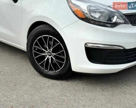 Белый Киа Рио, объемом двигателя 1.6 л и пробегом 162 тыс. км за 11000 $, фото 3 на Automoto.ua