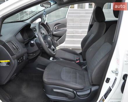 Белый Киа Рио, объемом двигателя 1.6 л и пробегом 117 тыс. км за 9800 $, фото 18 на Automoto.ua