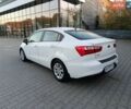 Білий Кіа Ріо, об'ємом двигуна 1.4 л та пробігом 49 тис. км за 10600 $, фото 3 на Automoto.ua