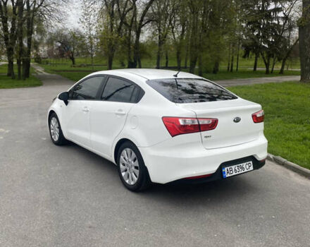 Білий Кіа Ріо, об'ємом двигуна 1.4 л та пробігом 192 тис. км за 9600 $, фото 3 на Automoto.ua