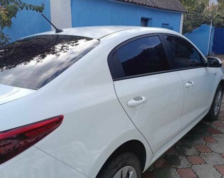 Белый Киа Рио, объемом двигателя 1.4 л и пробегом 21 тыс. км за 10700 $, фото 5 на Automoto.ua