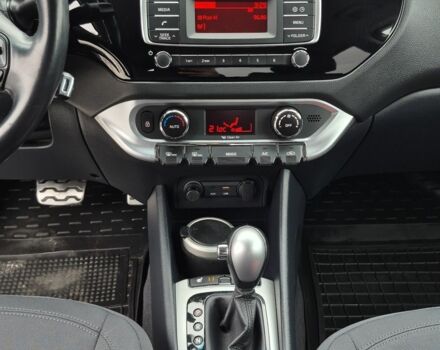 Білий Кіа Ріо, об'ємом двигуна 1.4 л та пробігом 182 тис. км за 9999 $, фото 8 на Automoto.ua