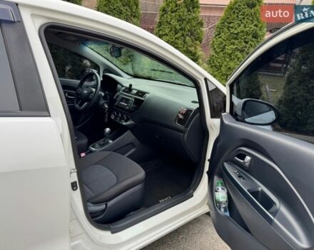 Белый Киа Рио, объемом двигателя 1.6 л и пробегом 162 тыс. км за 10300 $, фото 17 на Automoto.ua