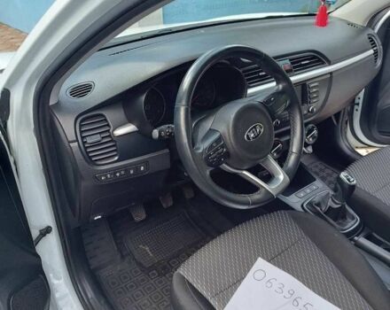 Белый Киа Рио, объемом двигателя 1.4 л и пробегом 21 тыс. км за 10700 $, фото 3 на Automoto.ua