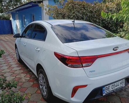 Белый Киа Рио, объемом двигателя 1.4 л и пробегом 21 тыс. км за 10700 $, фото 1 на Automoto.ua