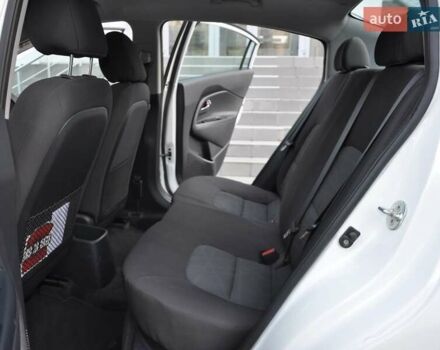 Белый Киа Рио, объемом двигателя 1.6 л и пробегом 117 тыс. км за 9800 $, фото 11 на Automoto.ua