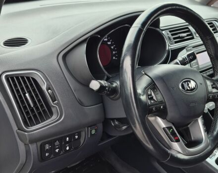 Білий Кіа Ріо, об'ємом двигуна 1.4 л та пробігом 182 тис. км за 9999 $, фото 5 на Automoto.ua