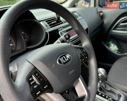 Белый Киа Рио, объемом двигателя 1.6 л и пробегом 162 тыс. км за 11000 $, фото 21 на Automoto.ua