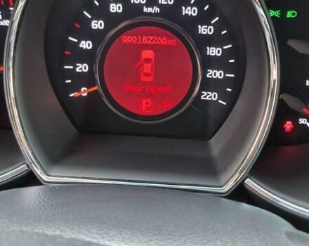 Білий Кіа Ріо, об'ємом двигуна 1.4 л та пробігом 182 тис. км за 10500 $, фото 11 на Automoto.ua