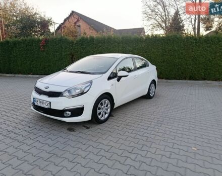 Білий Кіа Ріо, об'ємом двигуна 1.4 л та пробігом 49 тис. км за 10600 $, фото 4 на Automoto.ua