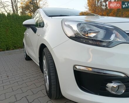 Білий Кіа Ріо, об'ємом двигуна 1.4 л та пробігом 49 тис. км за 10600 $, фото 20 на Automoto.ua