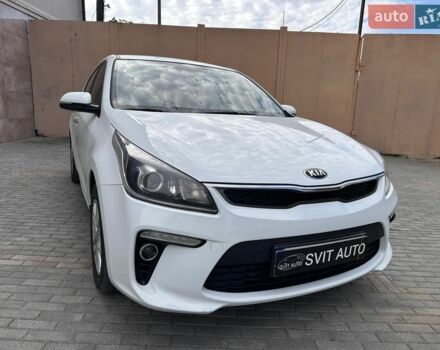 Белый Киа Рио, объемом двигателя 1.6 л и пробегом 144 тыс. км за 12999 $, фото 4 на Automoto.ua