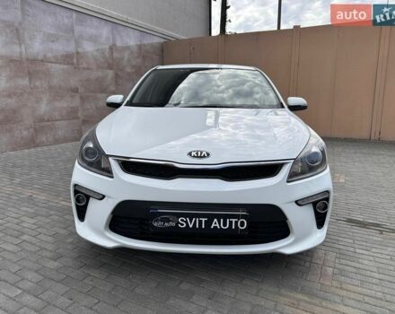 Белый Киа Рио, объемом двигателя 1.6 л и пробегом 144 тыс. км за 12999 $, фото 2 на Automoto.ua
