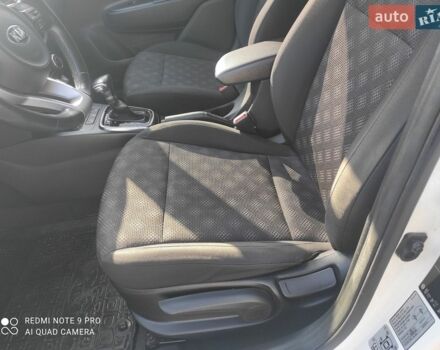 Белый Киа Рио, объемом двигателя 1.6 л и пробегом 144 тыс. км за 12300 $, фото 4 на Automoto.ua