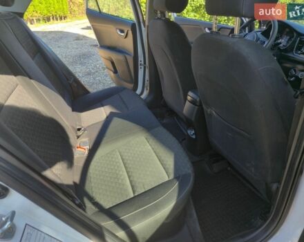 Білий Кіа Ріо, об'ємом двигуна 1.59 л та пробігом 150 тис. км за 11650 $, фото 24 на Automoto.ua