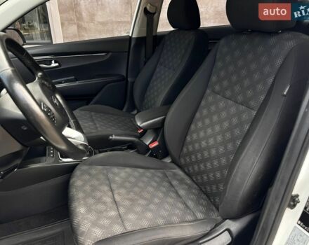 Белый Киа Рио, объемом двигателя 1.6 л и пробегом 144 тыс. км за 12999 $, фото 20 на Automoto.ua