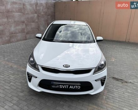 Белый Киа Рио, объемом двигателя 1.6 л и пробегом 144 тыс. км за 12999 $, фото 3 на Automoto.ua