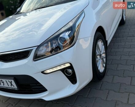 Білий Кіа Ріо, об'ємом двигуна 1.6 л та пробігом 18 тис. км за 14999 $, фото 3 на Automoto.ua