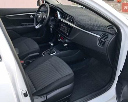 Белый Киа Рио, объемом двигателя 1.59 л и пробегом 70 тыс. км за 13500 $, фото 9 на Automoto.ua