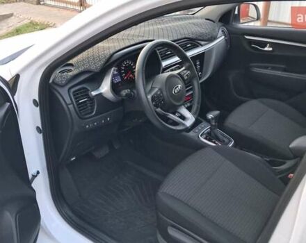 Белый Киа Рио, объемом двигателя 1.59 л и пробегом 70 тыс. км за 13500 $, фото 15 на Automoto.ua