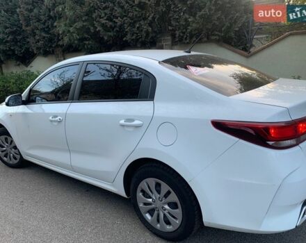 Белый Киа Рио, объемом двигателя 1.59 л и пробегом 41 тыс. км за 14122 $, фото 4 на Automoto.ua