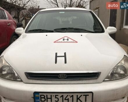 Белый Киа Рио, объемом двигателя 1.5 л и пробегом 260 тыс. км за 2000 $, фото 8 на Automoto.ua