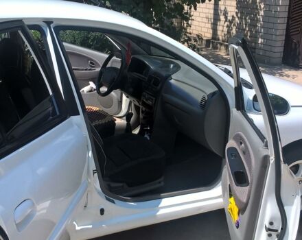 Белый Киа Рио, объемом двигателя 1.5 л и пробегом 180 тыс. км за 4700 $, фото 24 на Automoto.ua