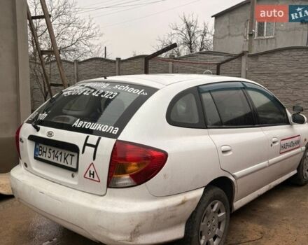 Белый Киа Рио, объемом двигателя 1.5 л и пробегом 260 тыс. км за 2000 $, фото 6 на Automoto.ua
