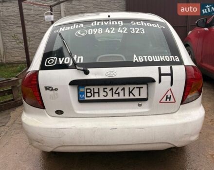 Белый Киа Рио, объемом двигателя 1.5 л и пробегом 260 тыс. км за 2000 $, фото 5 на Automoto.ua
