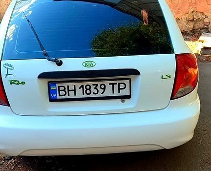 Білий Кіа Ріо, об'ємом двигуна 1.5 л та пробігом 260 тис. км за 1500 $, фото 1 на Automoto.ua