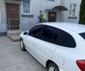 Белый Киа Рио, объемом двигателя 1.5 л и пробегом 230 тыс. км за 1400 $, фото 2 на Automoto.ua