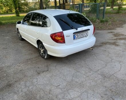 Белый Киа Рио, объемом двигателя 1.5 л и пробегом 180 тыс. км за 2000 $, фото 2 на Automoto.ua