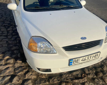 Белый Киа Рио, объемом двигателя 1.5 л и пробегом 292 тыс. км за 2200 $, фото 1 на Automoto.ua
