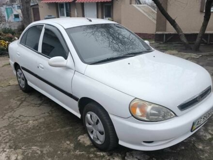 Білий Кіа Ріо, об'ємом двигуна 1.5 л та пробігом 300 тис. км за 3000 $, фото 1 на Automoto.ua