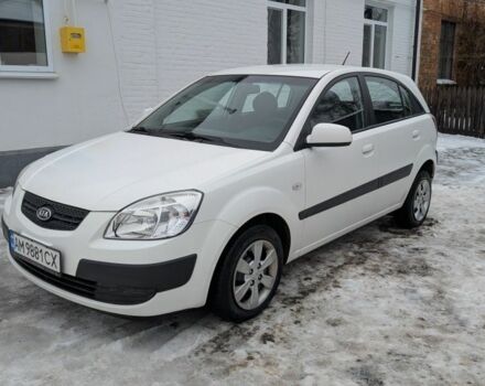 Белый Киа Рио, объемом двигателя 1.4 л и пробегом 233 тыс. км за 3700 $, фото 1 на Automoto.ua