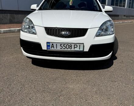 Белый Киа Рио, объемом двигателя 1.4 л и пробегом 223 тыс. км за 5200 $, фото 1 на Automoto.ua