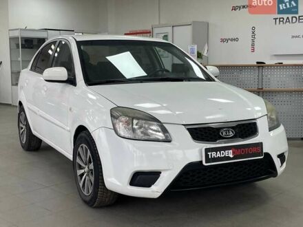 Белый Киа Рио, объемом двигателя 1.49 л и пробегом 170 тыс. км за 4990 $, фото 1 на Automoto.ua