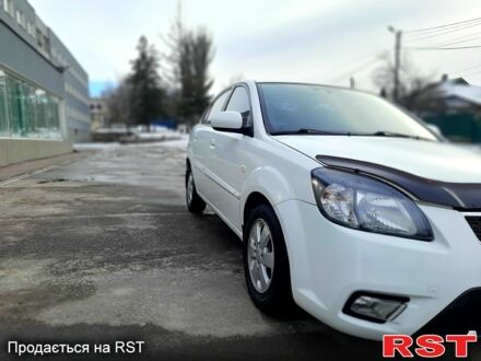 Білий Кіа Ріо, об'ємом двигуна 1.4 л та пробігом 91 тис. км за 5900 $, фото 1 на Automoto.ua