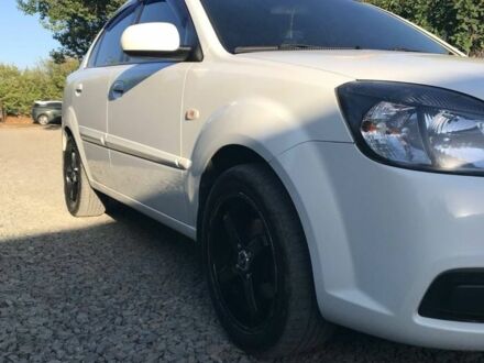 Белый Киа Рио, объемом двигателя 1.5 л и пробегом 157 тыс. км за 7500 $, фото 1 на Automoto.ua